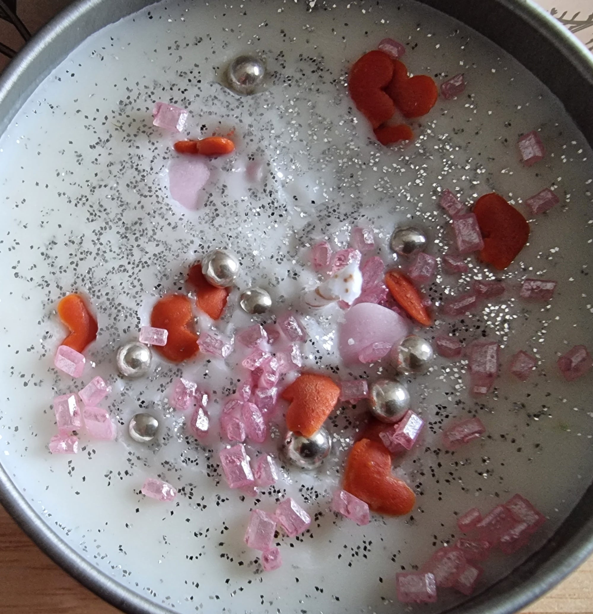 Sparkle Candle Tin - Strawberry & Champagne