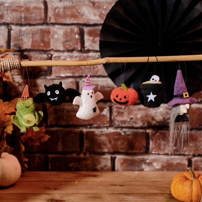 Spooktacular Hanging Halloween Decorations - Set of 6 Frog Bat Ghost Pumpkin Cauldron Witch