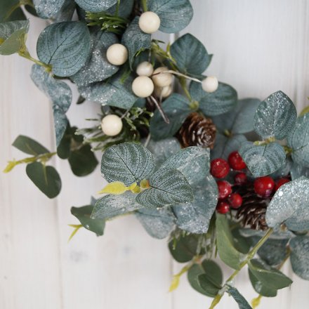 Natural Foliage & Berries Wreath