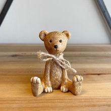 Load image into Gallery viewer, Rustic Bear With String Bow
