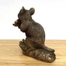 Load image into Gallery viewer, Bronze Mouse With Flower
