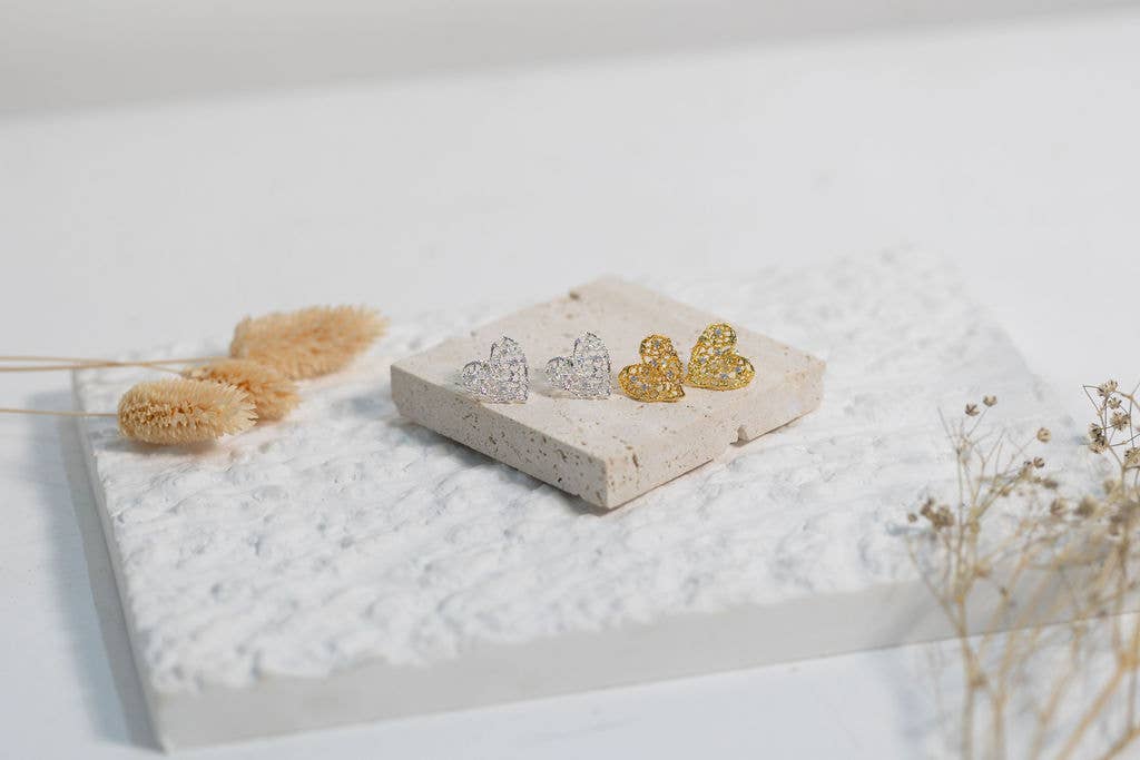 Filigree Gem Detail Heart Stud in Gold