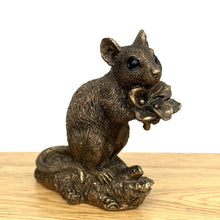 Load image into Gallery viewer, Bronze Mouse With Flower
