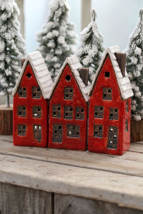 Red Vintage Houses - Set of 3