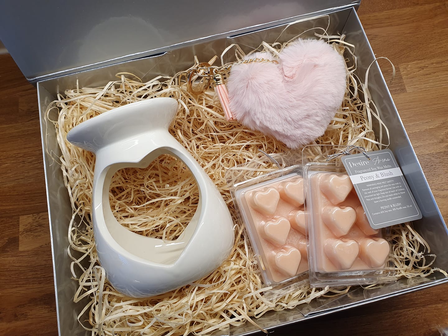 Heart Wax Burner Hamper - Valentine’s Day