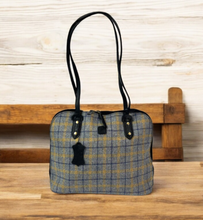 Load image into Gallery viewer, Derwent Hand Bag
