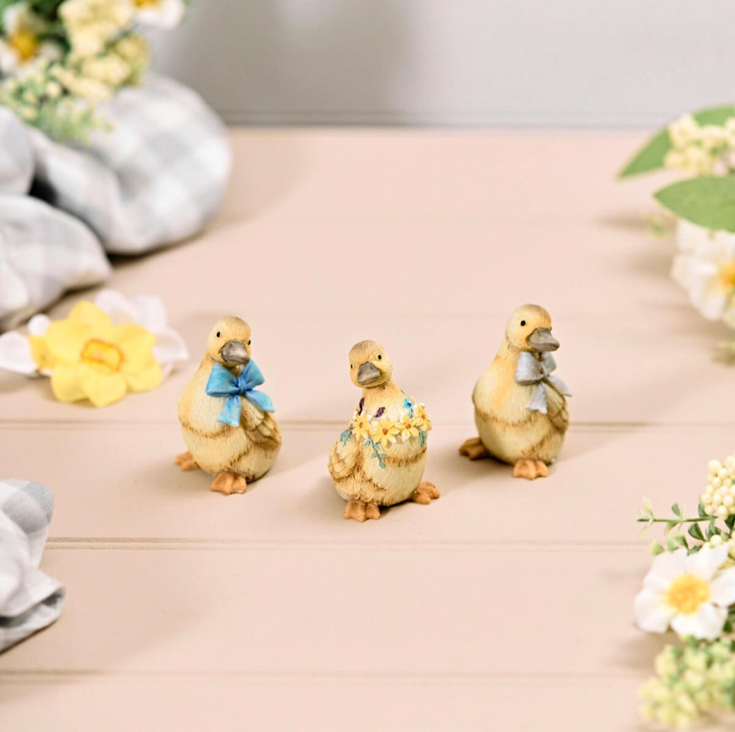 Easter Ducklings With Bows