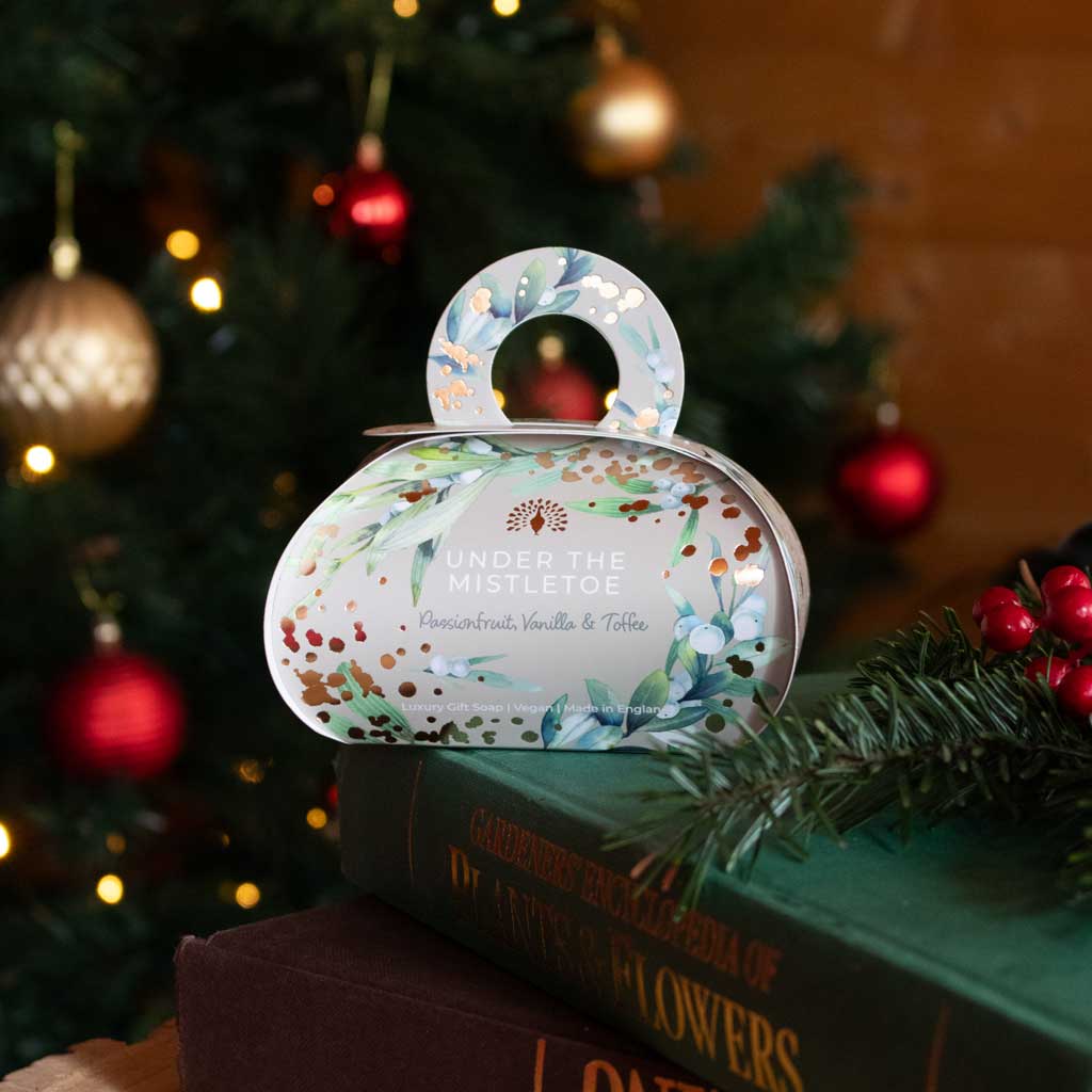 The English Soap Company - Christmas Tidings Under the Mistletoe Large Gift Soap