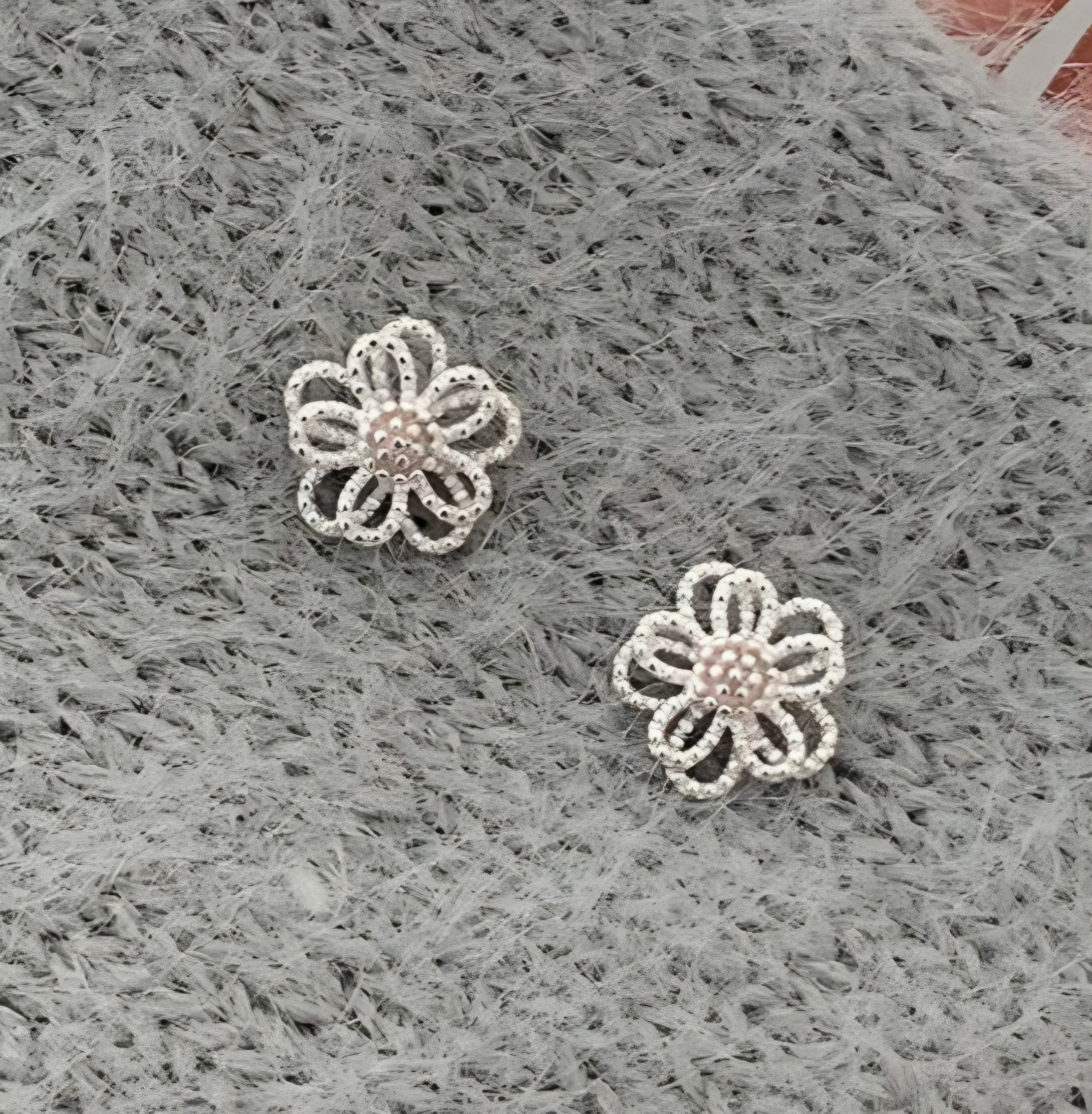 Layered Outline Petal Flower Earring in Silver