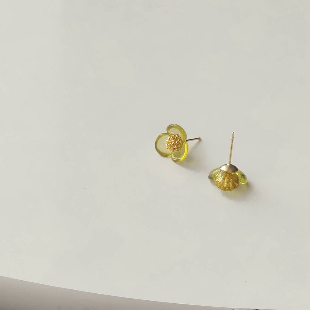 Three Petal Flower Earring in Clear, Green & Gold