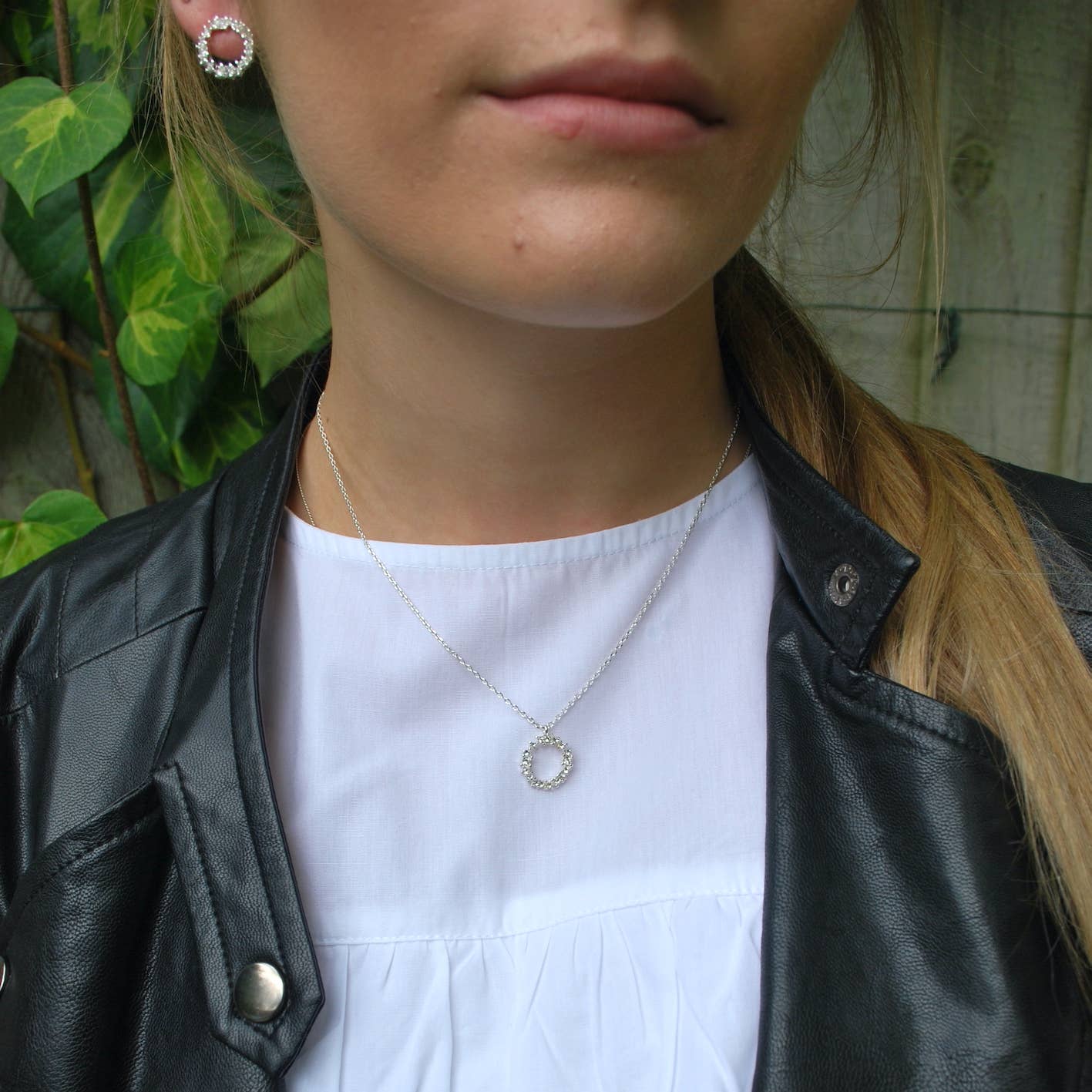 Crystal Cluster Circle Necklace in Silver