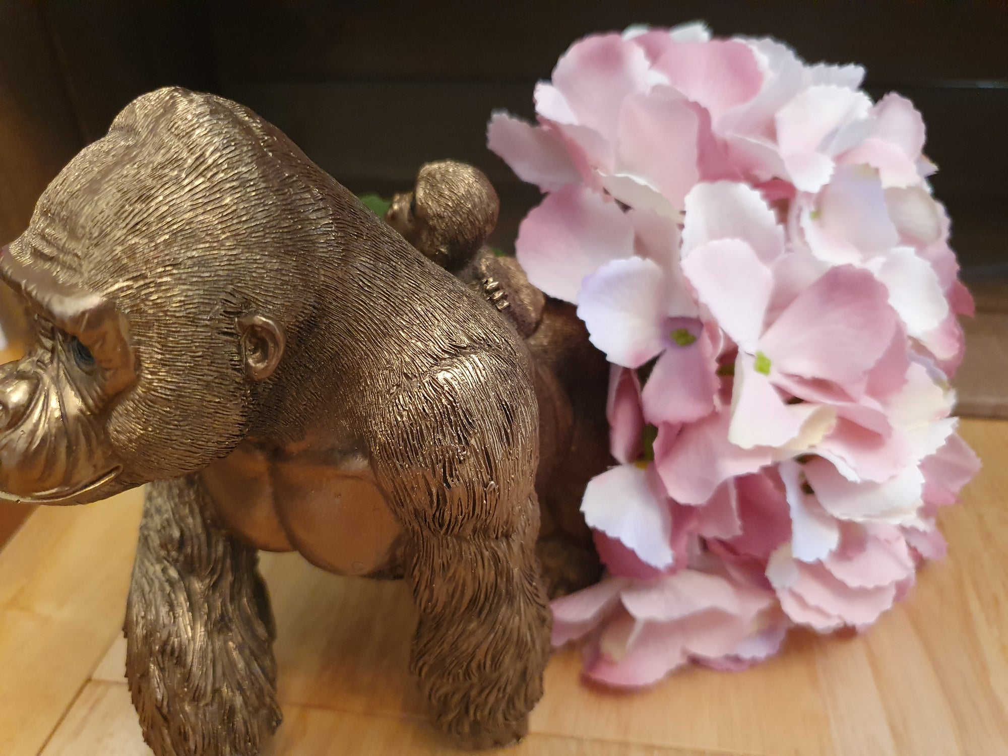 Bronze Gorilla With Baby